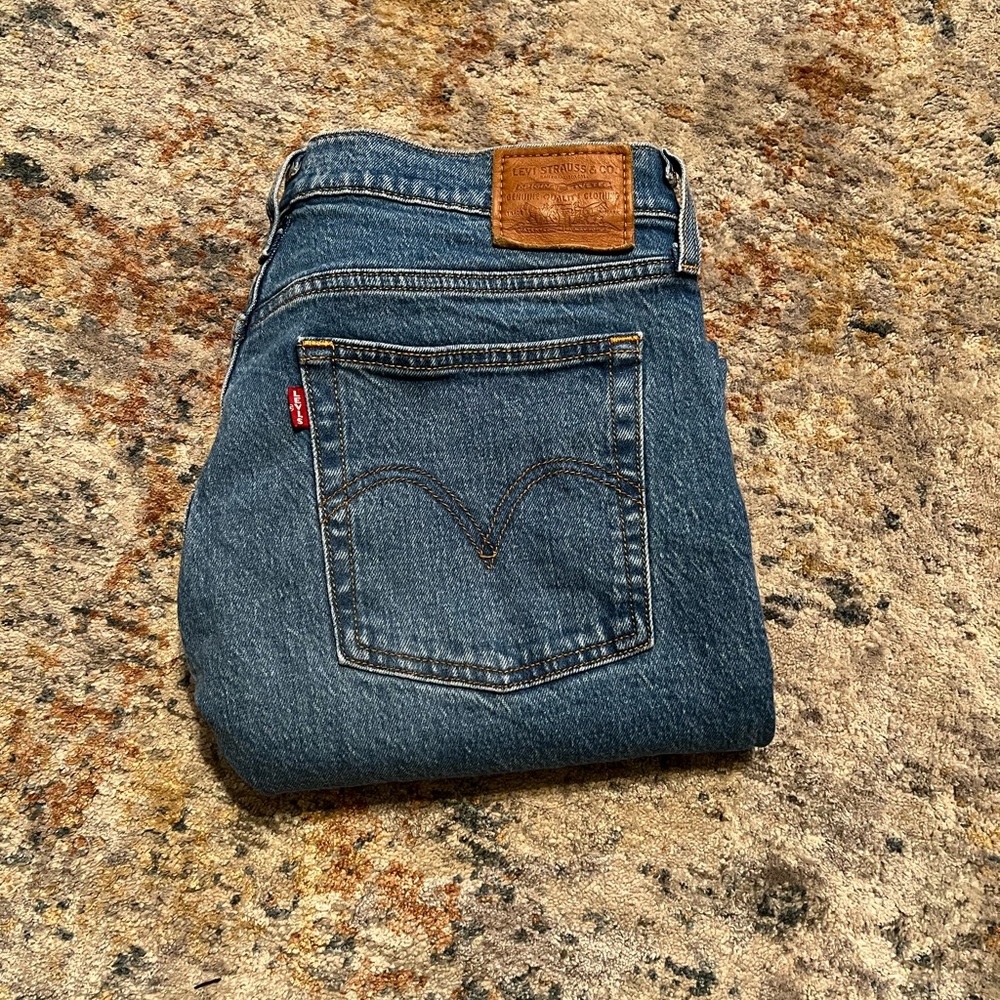 Levi’s wedgie straight 31